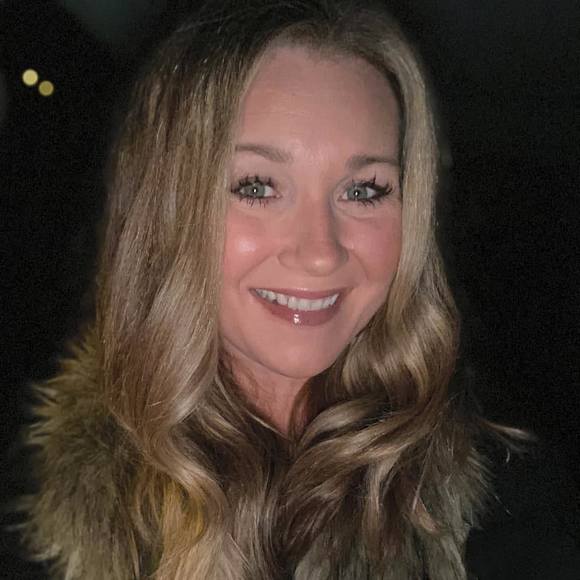 Profile Picture of Sarah Judge (@sarahjudge07) on Poshmark