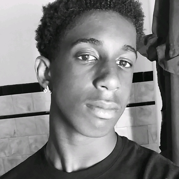 Profile Picture of Andell Mcmath (@andellbobby) on Poshmark