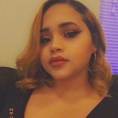 Profile Picture of Bee (@BeautyIsBritt) on Twitter