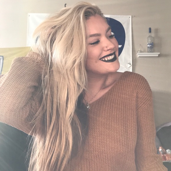 Profile Picture of Bethany Beitlich (@bethanybei) on Poshmark