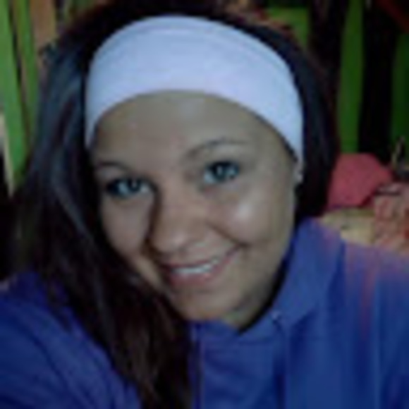 Profile Picture of Lindsey Gosen (@lindseyg7708) on Poshmark