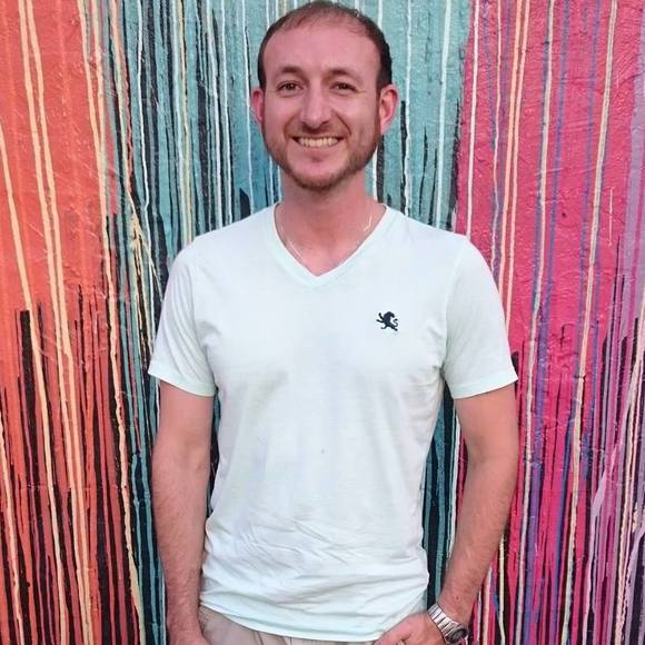 Profile Picture of John Paulus (@johnpaulus427) on Poshmark
