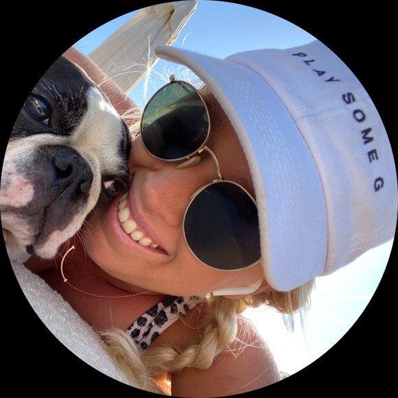 Profile Picture of Alex Hay (@alexishay) on Poshmark