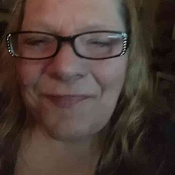 Profile Picture of Dawnajo Haller (@dawnajohaller) on Poshmark