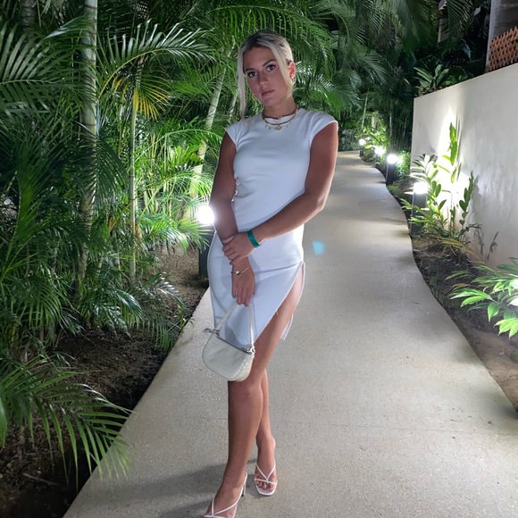 Beatrix Petervary - Poshmark Profile Picture of Beatrix Petervary (@susannnapeterss) on Poshmark