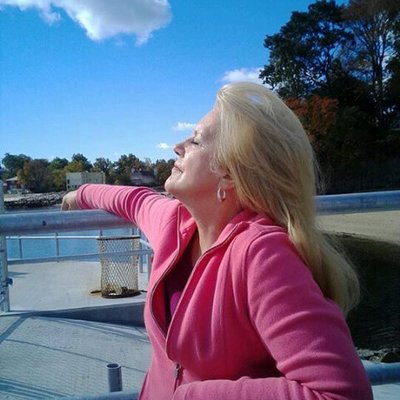 Profile Picture of Jill M Keogh (@JillMKeogh2) on Twitter