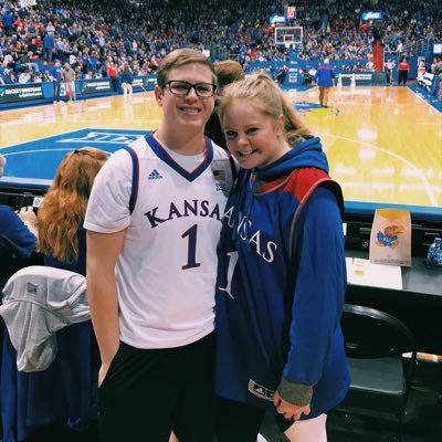 Profile Picture of Elizabeth Brown (@@slizzzyb) on Twitter