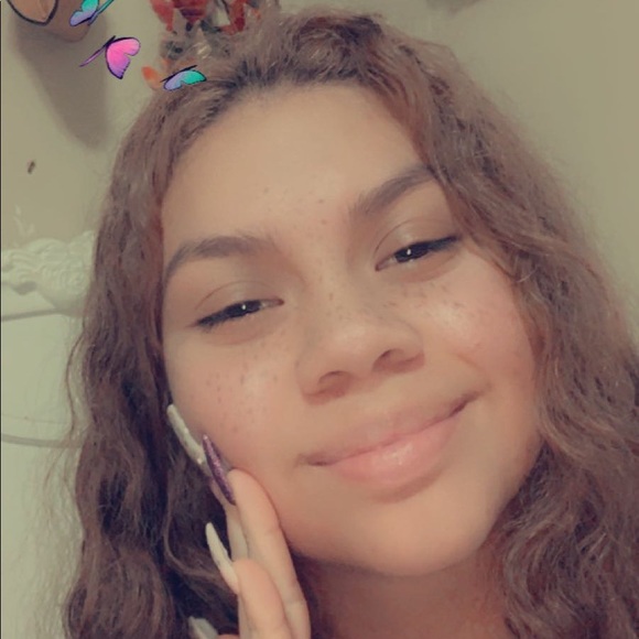 Profile Picture of Crystal Bedolla (@bedollacrystal) on Poshmark