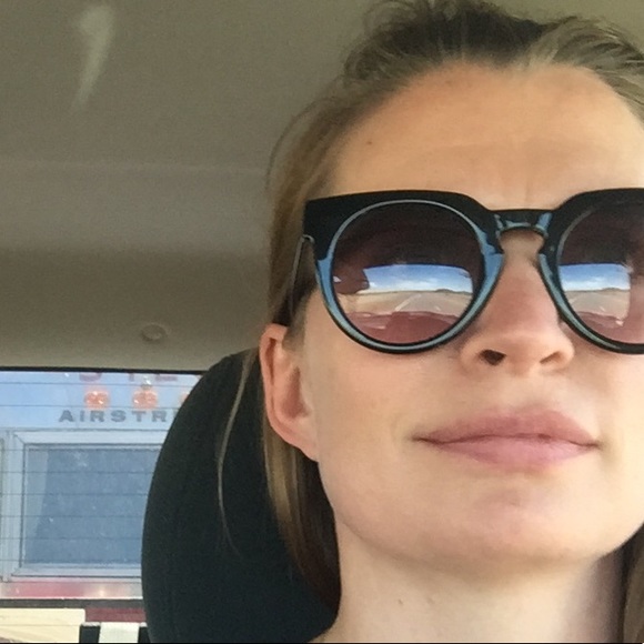 Profile Picture of Cristin Denight (@denightlife) on Poshmark
