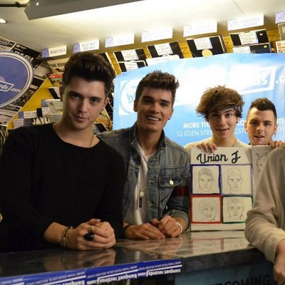 Profile Picture of ♡TY JOSH + JJ!♡ (@Cuddles4Josh) on Twitter