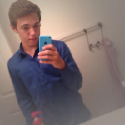 Profile Picture of Nathan Pettit (@beach_l_o_v_e_r) on Twitter