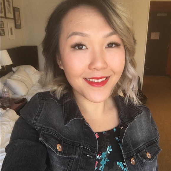 Profile Picture of Thao Littler (@soupandnoodles) on Poshmark