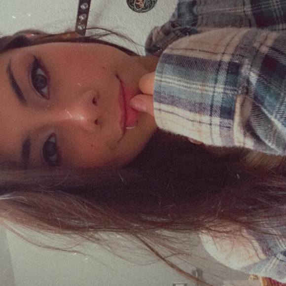 Profile Picture of Ana Cypher (@anacypher) on Poshmark