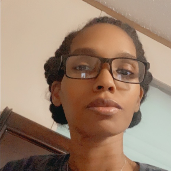 Profile Picture of Marion Moses (@marionmoses) on Poshmark