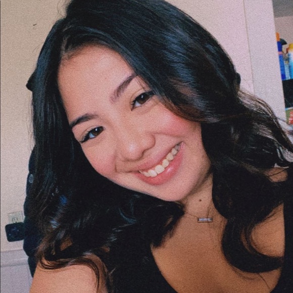 Profile Picture of Jade Leung (@jadeleung18) on Poshmark