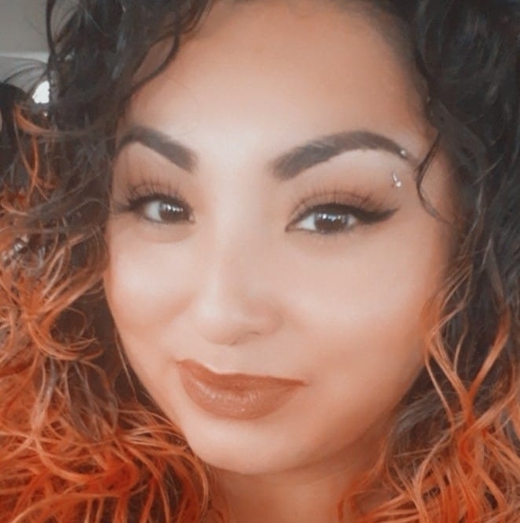 Elvia Reyes espinoza - Poshmark Profile Picture of Elvia Reyes espinoza (@bellalie) on Poshmark