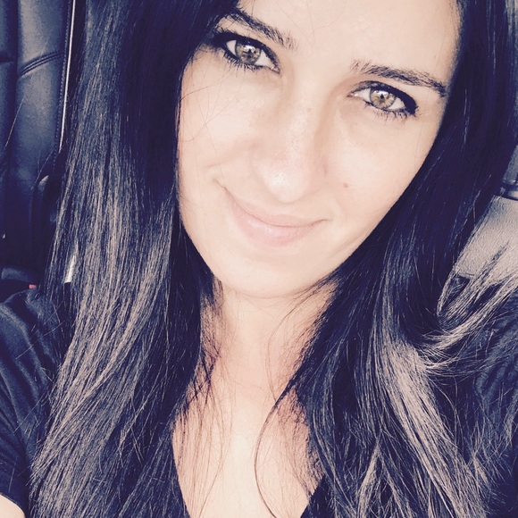 Profile Picture of Monica Faura (@monicamaria30) on Poshmark