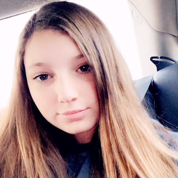 Profile Picture of Emma Daniel (@emmadaniel244) on Poshmark