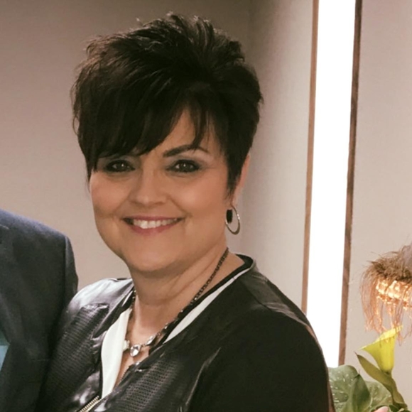 Profile Picture of Renee Conley (@conleyklan) on Poshmark