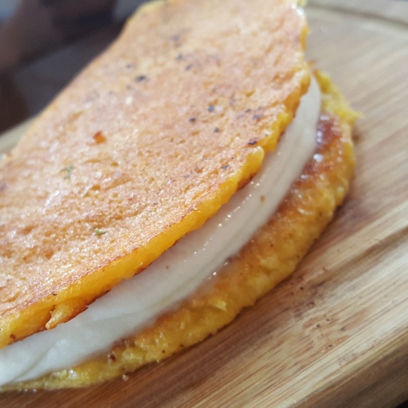 Profile Picture of Luzkarim Barrientos (@uvaluck) on Poshmark