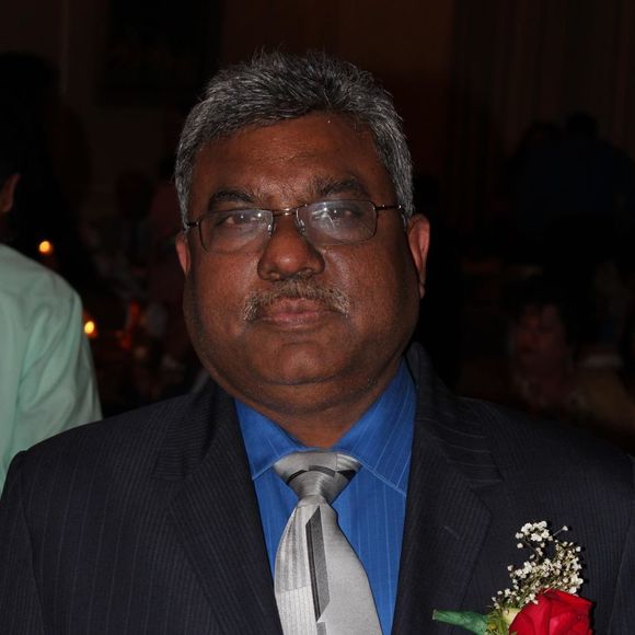 Profile Picture of Daniel Masih (@masihd401) on Poshmark