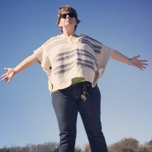 Profile Picture of Shawna Grant (@daisy4heart) on Poshmark