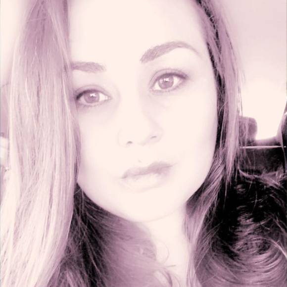 Profile Picture of Kadee Spinner (@kspinner1985) on Poshmark