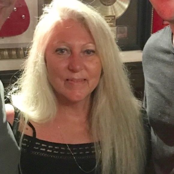 Cathy Isasi - Poshmark Profile Picture of Cathy Isasi (@cathijw) on Poshmark