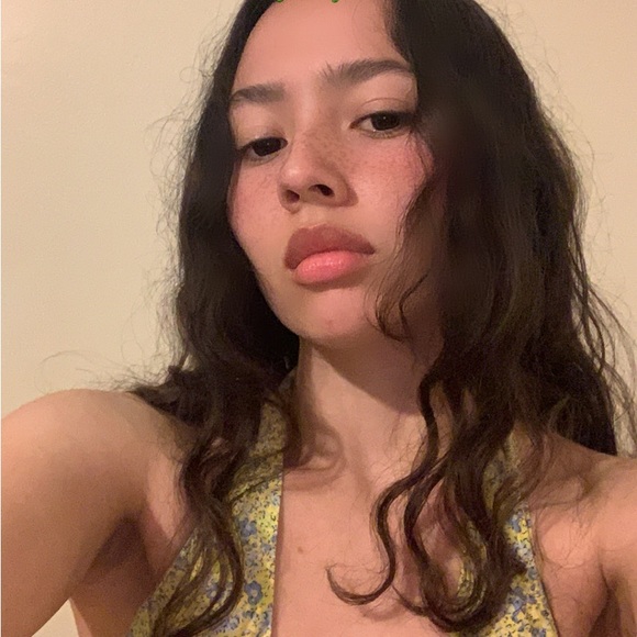 Profile Picture of Gabriella Chavez (@gabssslmao) on Poshmark