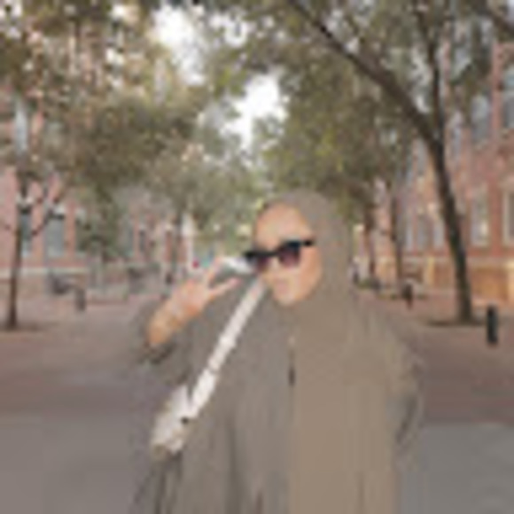 Profile Picture of Amal Mohamed (@amalmohamed1996) on Poshmark