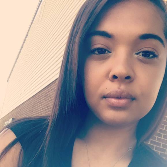 Profile Picture of Dee Roberts (@deebaby94) on Poshmark