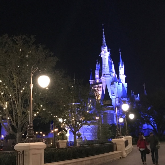 Profile Picture of Lilly Wilsey (@lillywilsey) on Poshmark