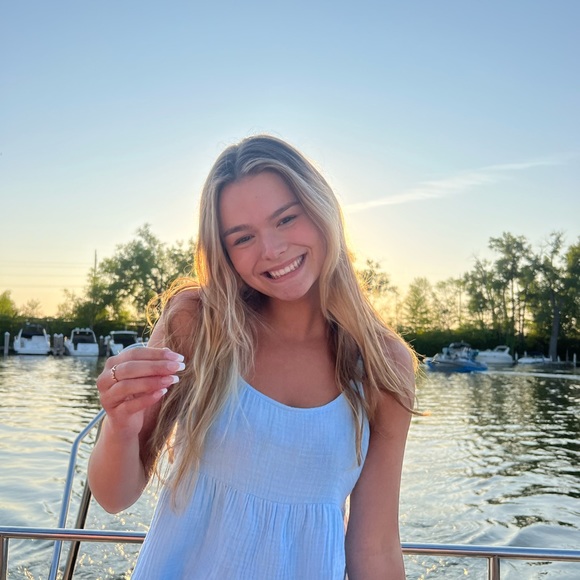 Profile Picture of Grace Kokales (@gracekokales) on Poshmark
