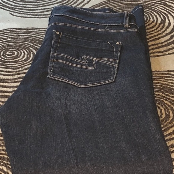 Profile Picture of Ephraim Fierro (@countessriley) on Poshmark