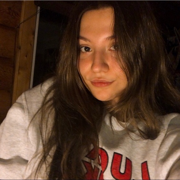 Profile Picture of Alexia Brazeau (@alex1199) on Poshmark