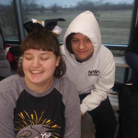 Profile Picture of Brenda Harter (@bayleedayne) on Poshmark