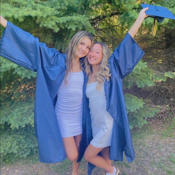 Profile Picture of Jena Thomas (@jenathomasss) on Poshmark