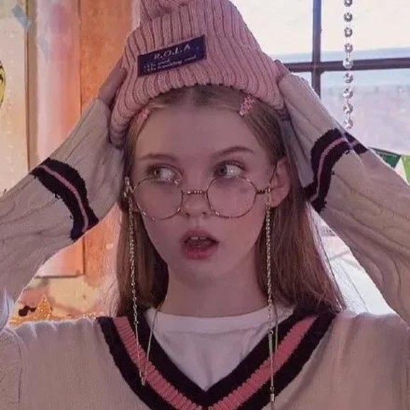 Profile Picture of Rebecca Nesselhauf (@vidalozhaley29) on Poshmark