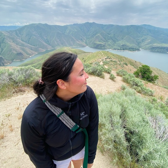 Profile Picture of Jazmyn Nedzwecky (@jazmynedz10) on Poshmark