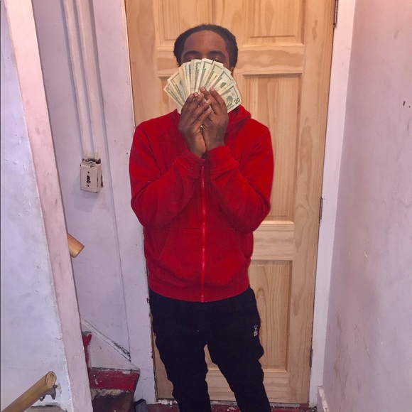 Profile Picture of Tim Curry (@drugrixh_) on Poshmark