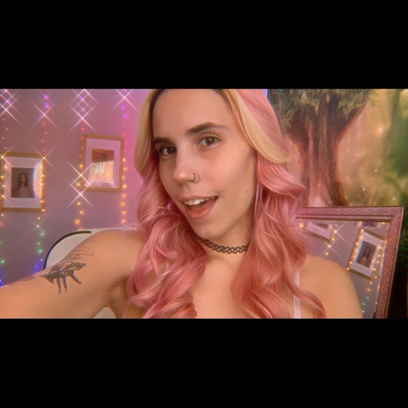 Profile Picture of Autumn Bowen (@stonedbish) on Poshmark