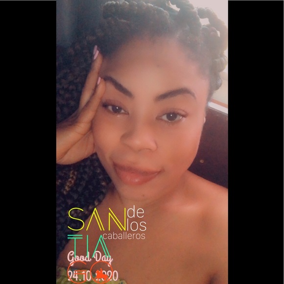 Profile Picture of Lea Pierre (@leapierre) on Poshmark