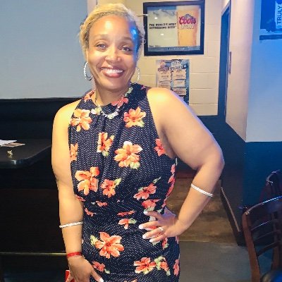 Profile Picture of Dee Dee Mars (@bearycupcakes) on Twitter