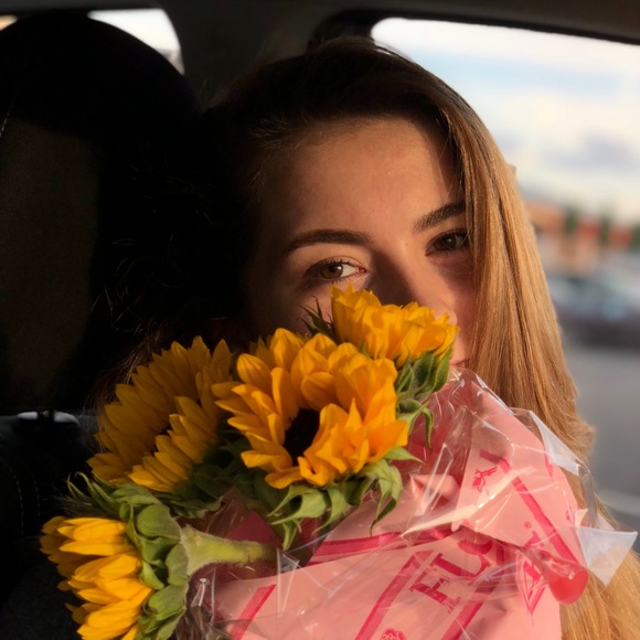 Profile Picture of Delaney Sorem (@delaneysorem) on Poshmark