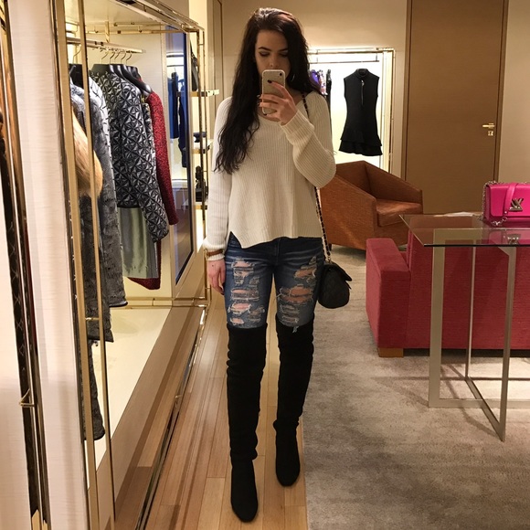 Profile Picture of Julia Spivey (@xjuuulesx) on Poshmark