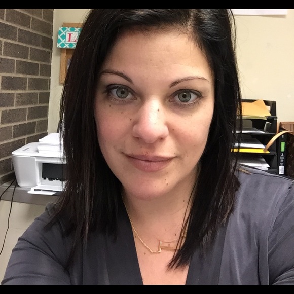 Profile Picture of Jacquelyn Humes (@jacquehumes1) on Poshmark