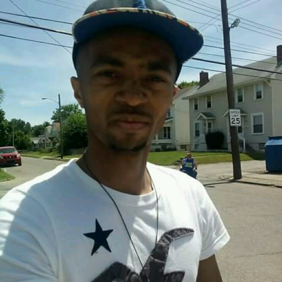 Profile Picture of Paul Woolfork jr (@woolfp1987) on Poshmark