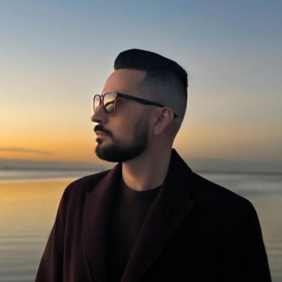 Profile Picture of Daniel Silva (@danielsilvavide) on Poshmark