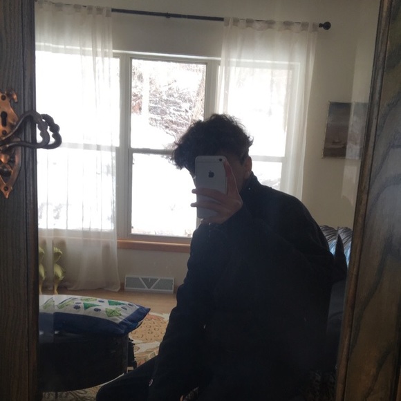 Profile Picture of Philippe Rateau (@prateau7) on Poshmark