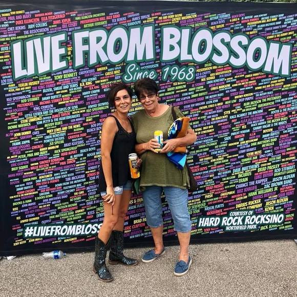 Profile Picture of Lois Rezek (@bina6454) on Poshmark